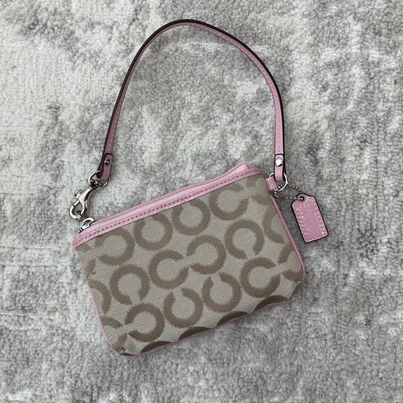 Coach - Pink Logo Wristlet New Without Tags - Picture 4 of 6